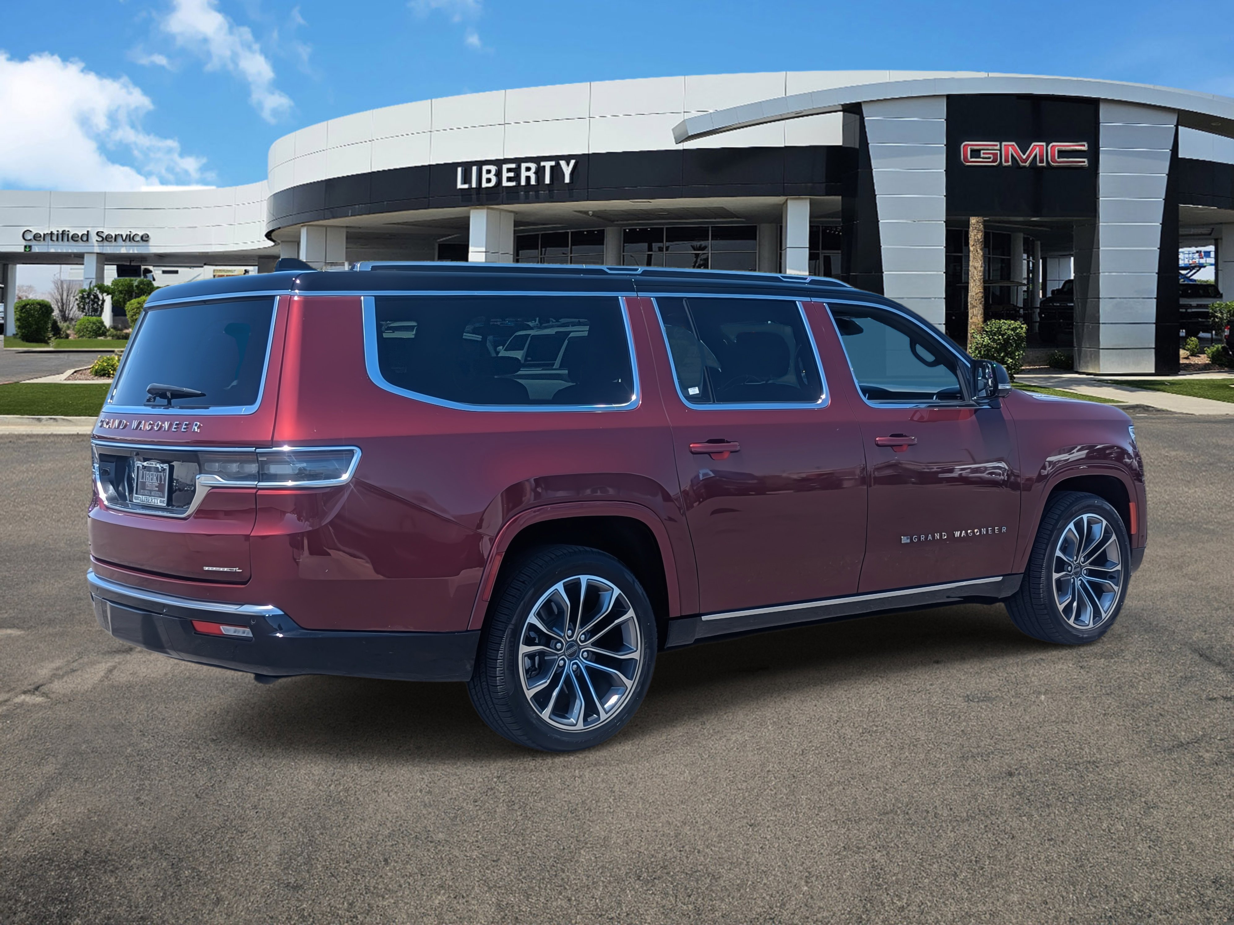 2023 Jeep Grand Wagoneer L III photo 2