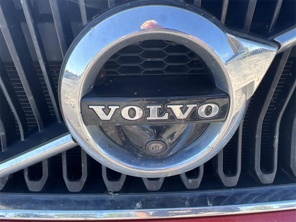 2019 Volvo XC40 Momentum photo 5