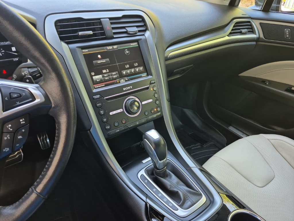 2016 Ford Fusion Titanium photo 20