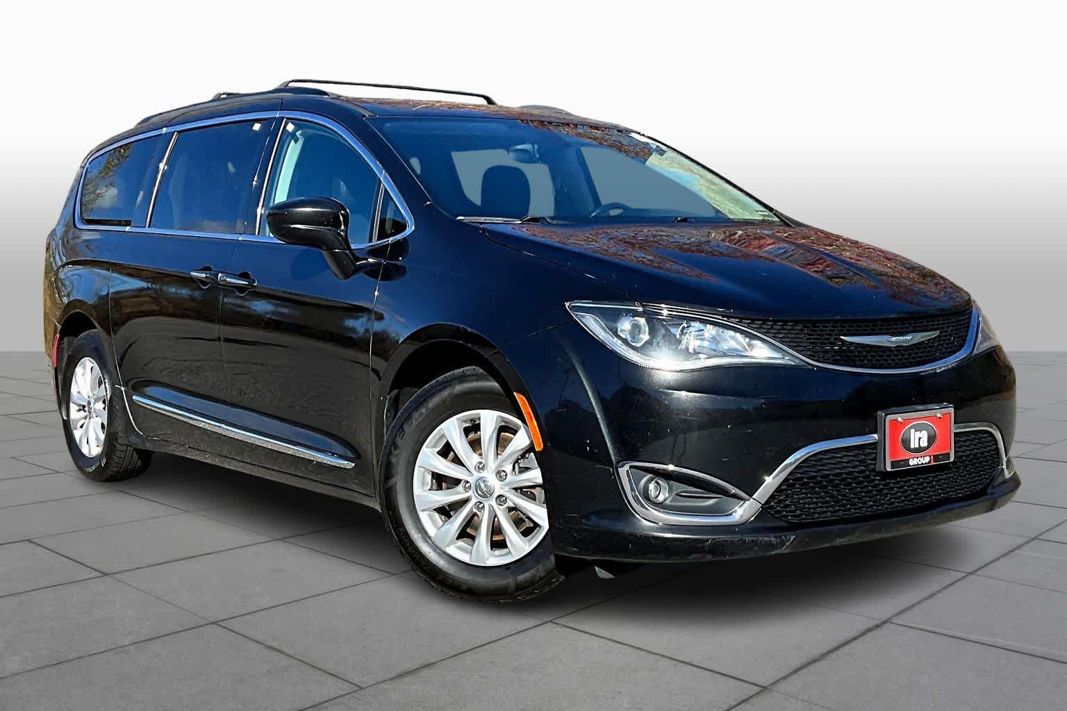 Used 2017 Chrysler Pacifica Touring-L with VIN 2C4RC1BG3HR788059 for sale in Saco, ME