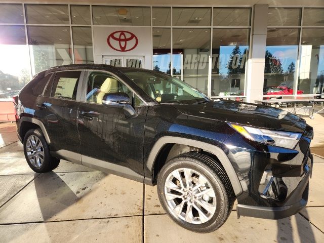 2025 Toyota RAV4 XLE Premium's photo