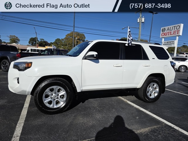 2021 Toyota 4Runner SR5 photo 2