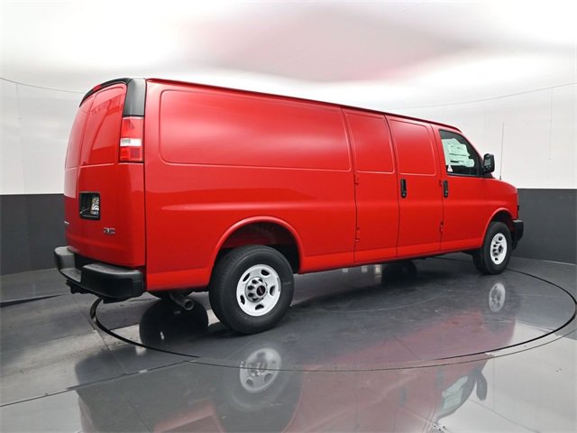 2025 Gmc Savana Cargo 3500 photo 2