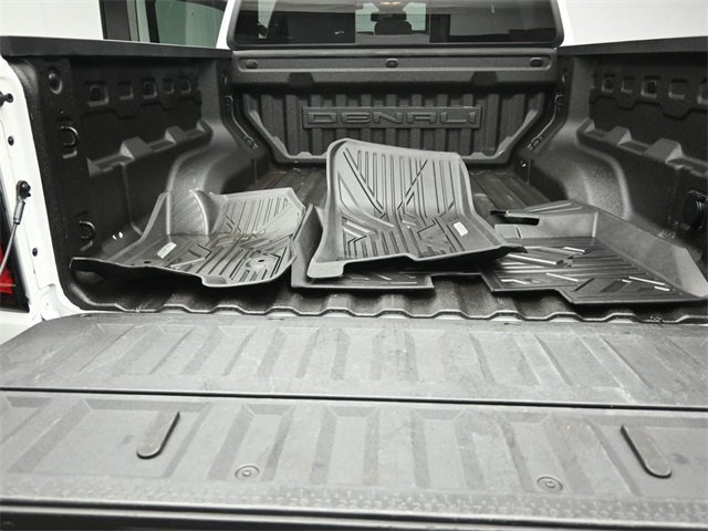 2023 GMC CANYON - Image 25