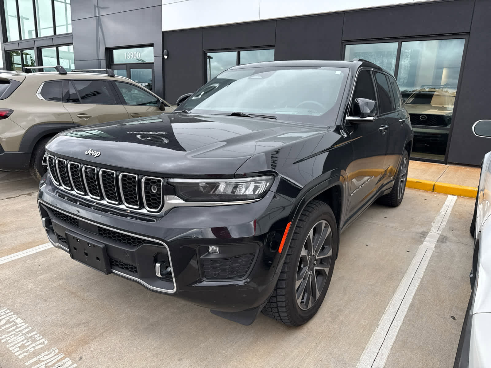 Used 2023 Jeep Grand Cherokee Overland with VIN 1C4RJHDG1PC582354 for sale in Kansas City