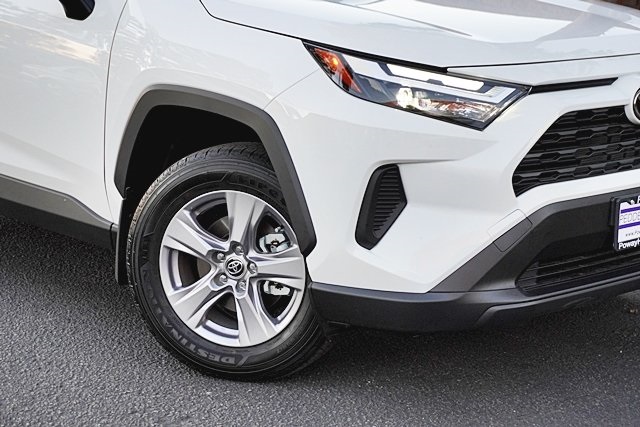 Used 2025 White Toyota LE image 3