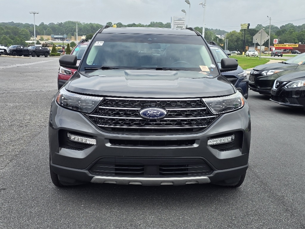 2020 Ford Explorer XLT photo 2