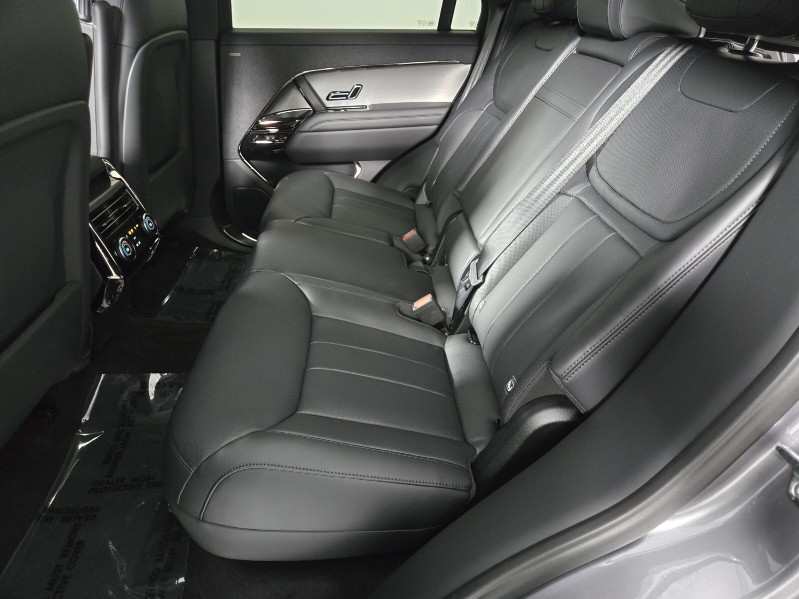 2025 Land Rover Range Rover Sport SE photo 4