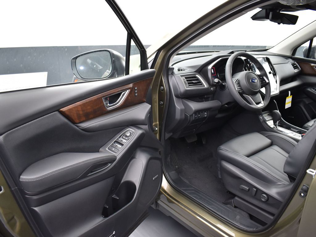 2025 Subaru Ascent Touring photo 3