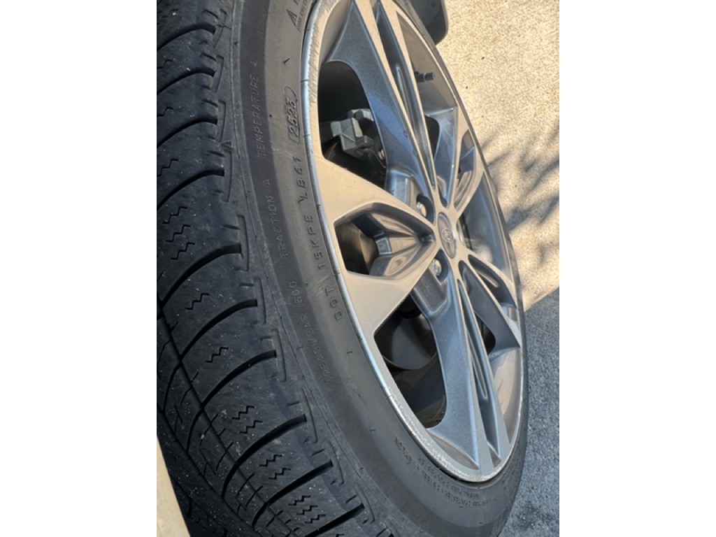 2019 Ford Fusion Titanium photo 2