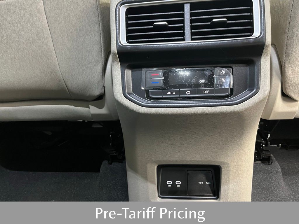 2025 Volkswagen Atlas SE Technology photo 25