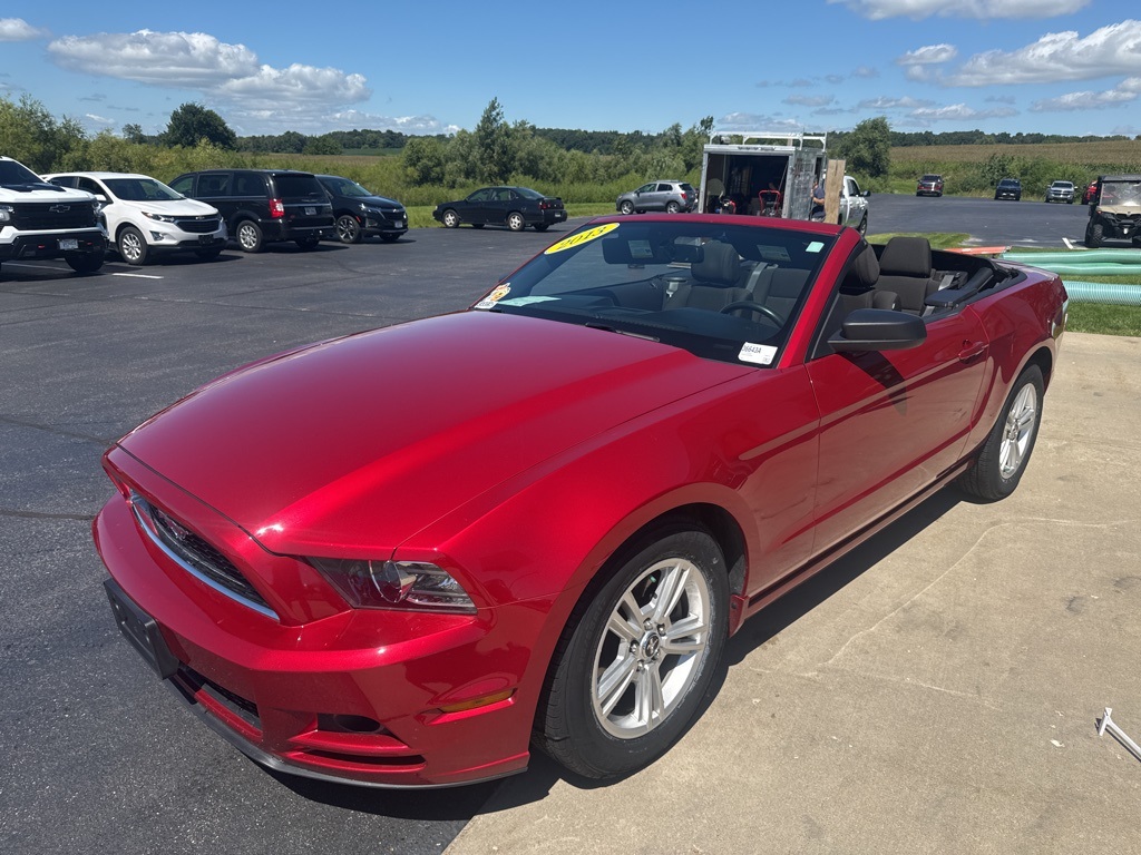 2013 Ford Mustang V6 Convertible photo 9
