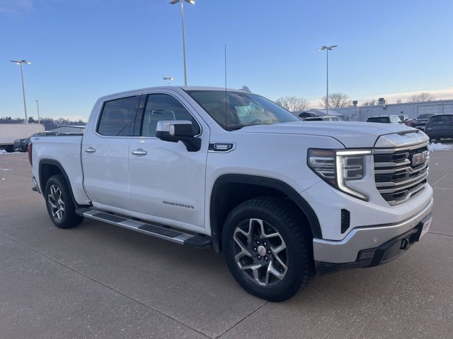 2025 GMC Sierra 1500 SLT's photo