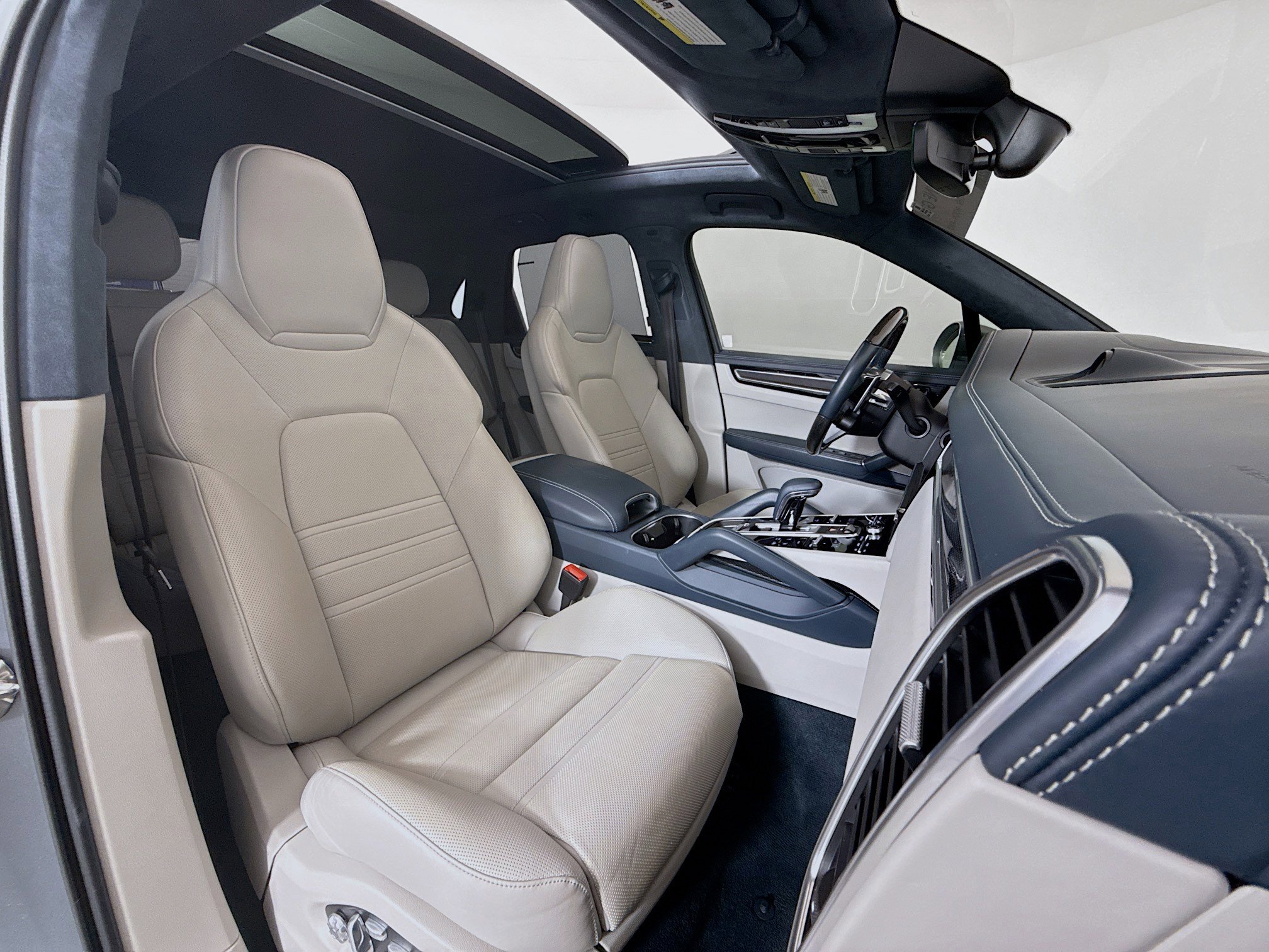 2021 Porsche Cayenne GTS photo 28