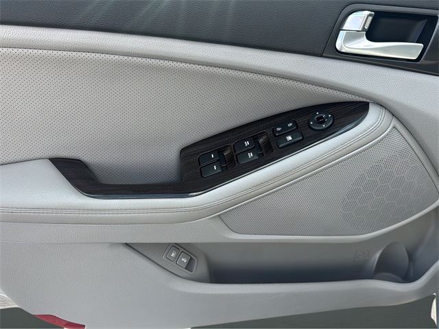 2015 Kia Optima EX photo 9
