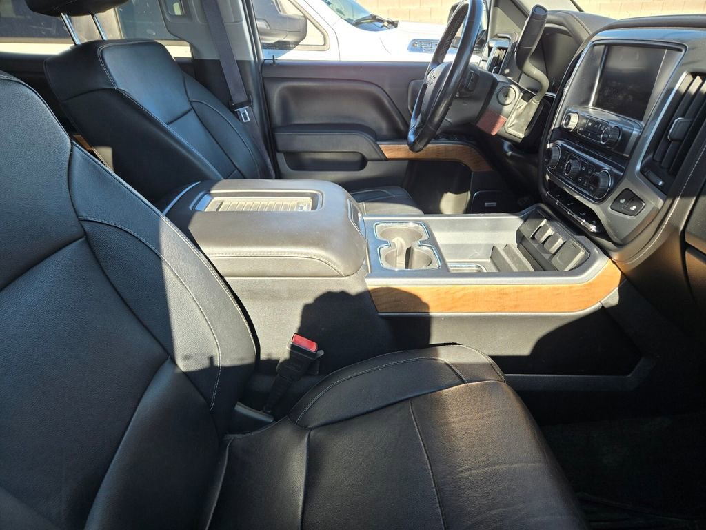 2016 Chevrolet Silverado 1500 LTZ photo 3