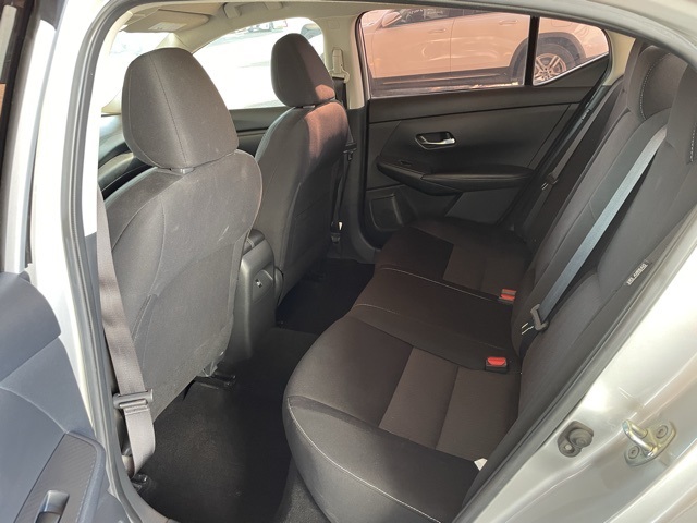 2022 Nissan Sentra SV photo 9