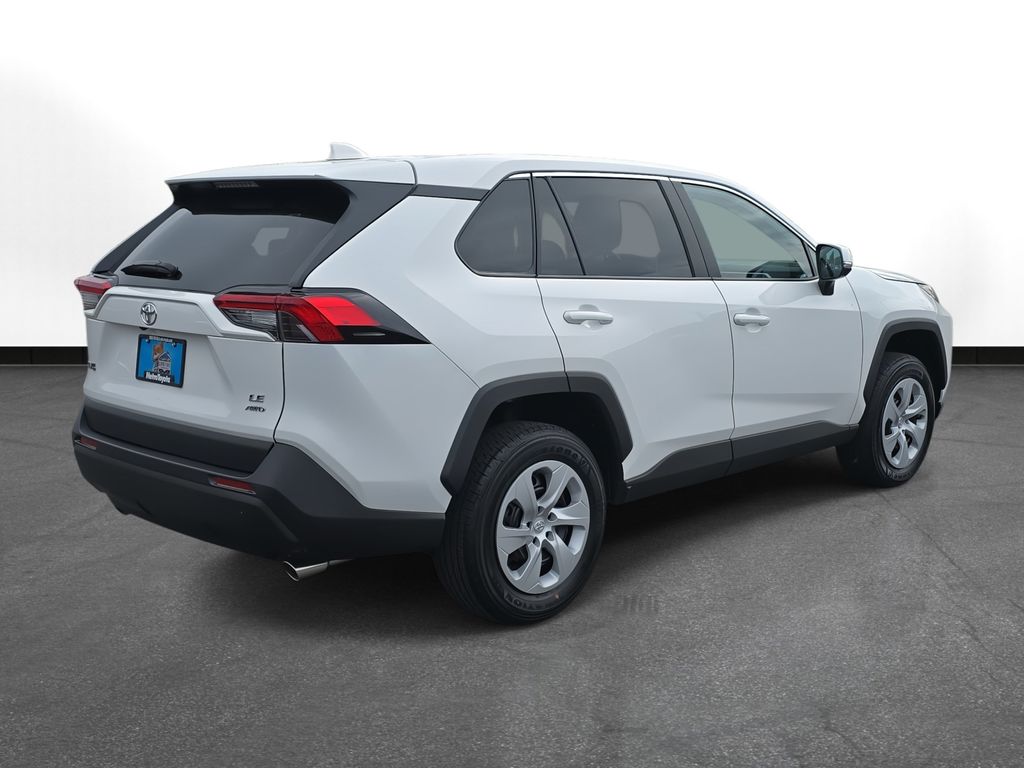 2025 Toyota RAV4 LE photo 2