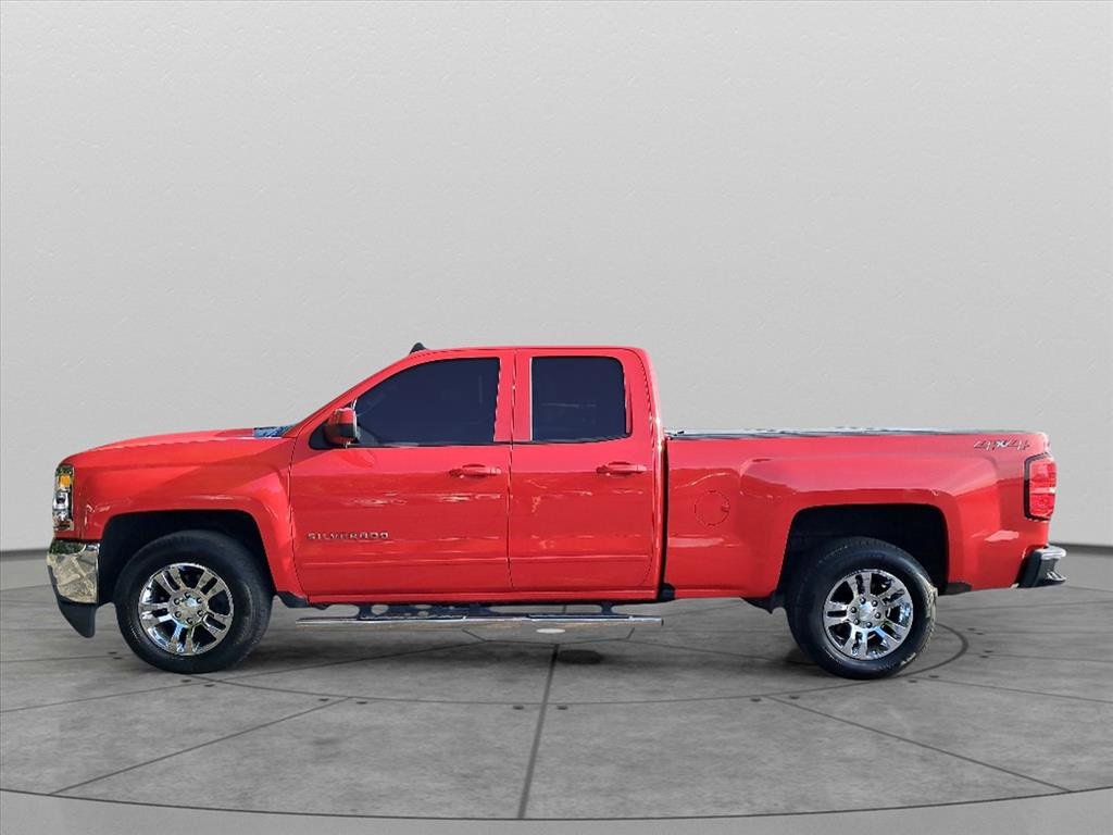 2018 Chevrolet Silverado 1500 LT photo 3