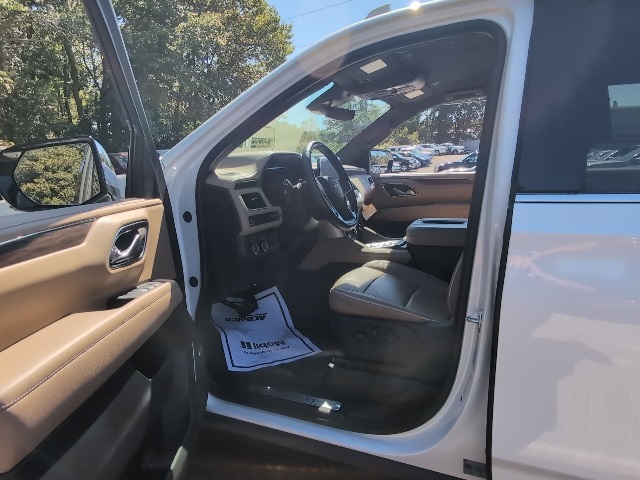 2024 Chevrolet Suburban Premier photo 9