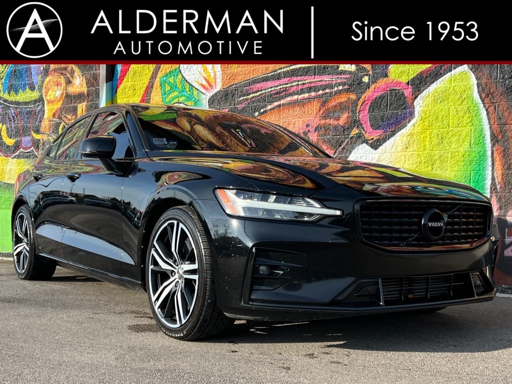 2019 Volvo S60 R-Design's photo