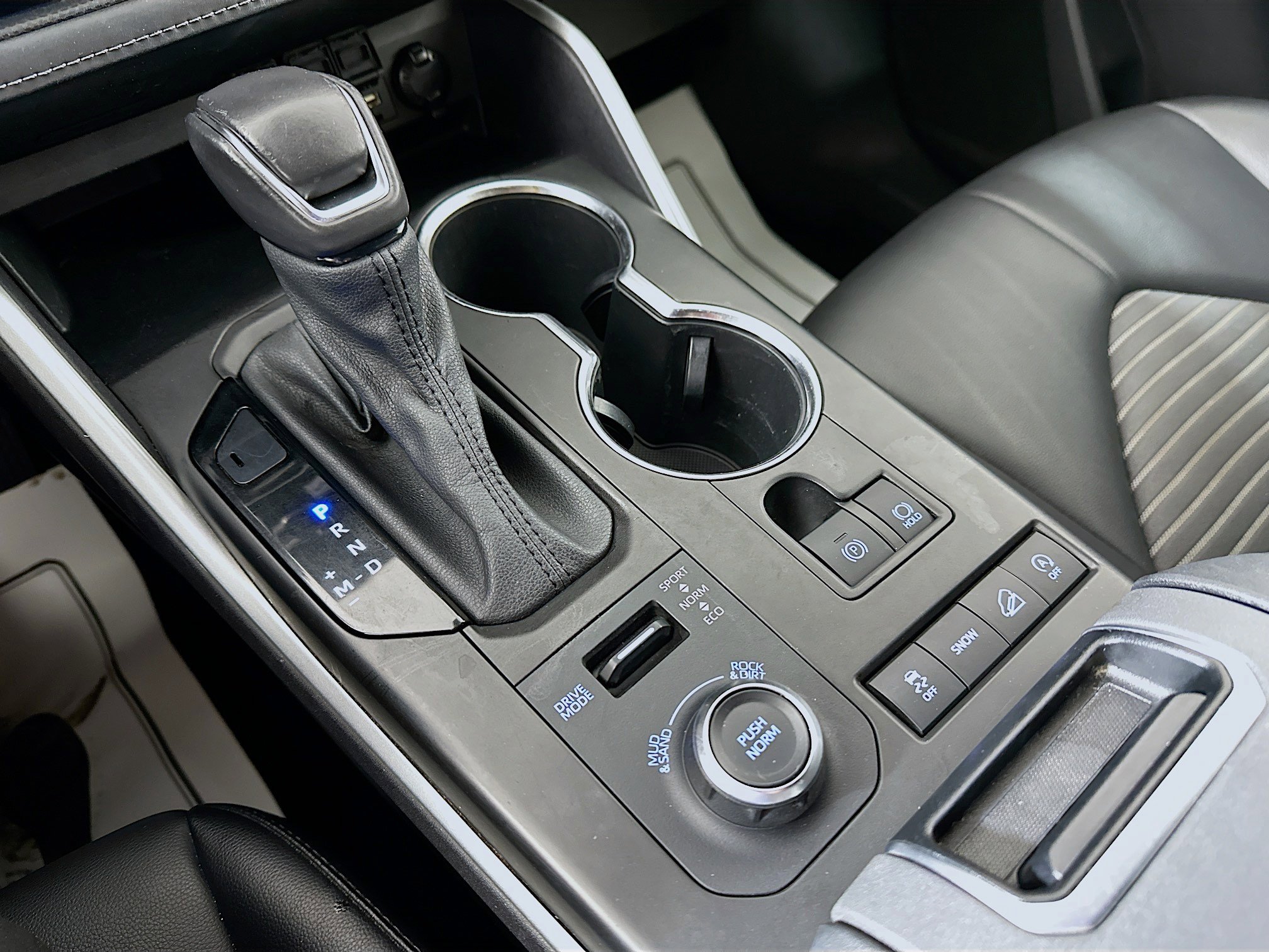 2021 Toyota Highlander XSE photo 12