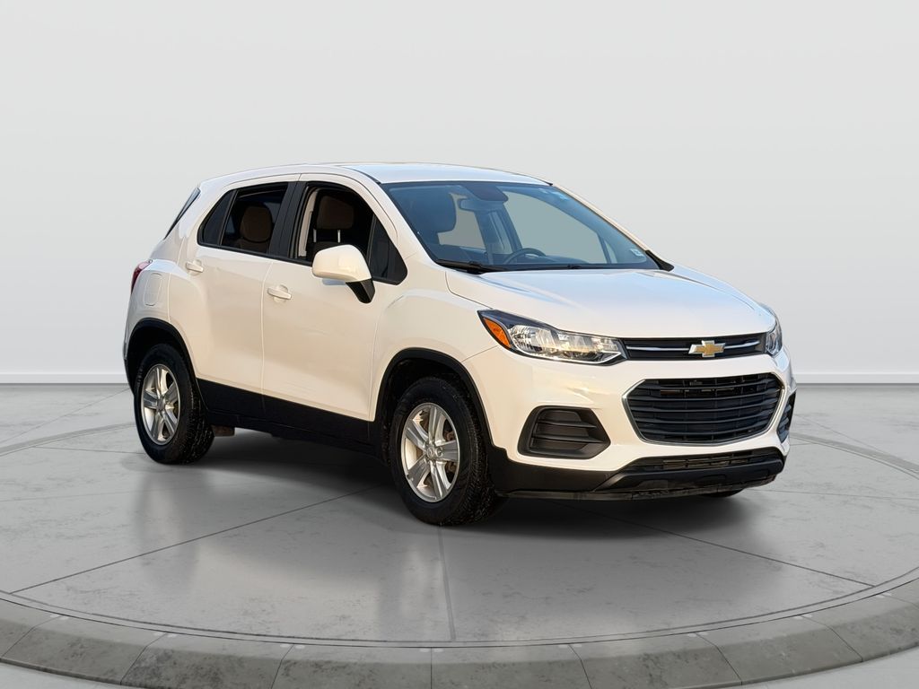 2021 Chevrolet Trax LS's photo