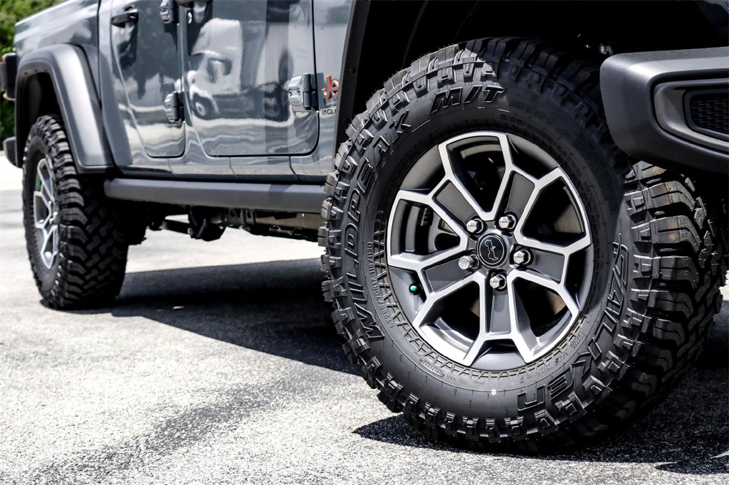 2025 Jeep Gladiator Mojave photo 2