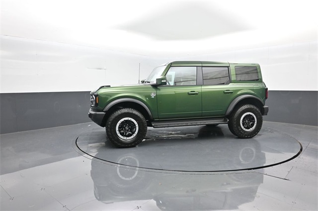 2025 Ford Bronco Outer Banks photo 3