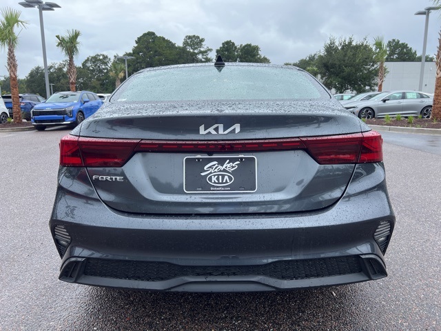 2024 Kia Forte LXS photo 4