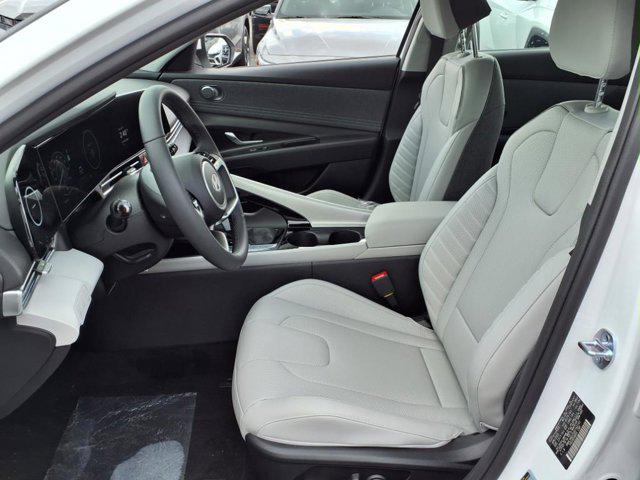 2025 Hyundai Elantra Hybrid Limited photo 4