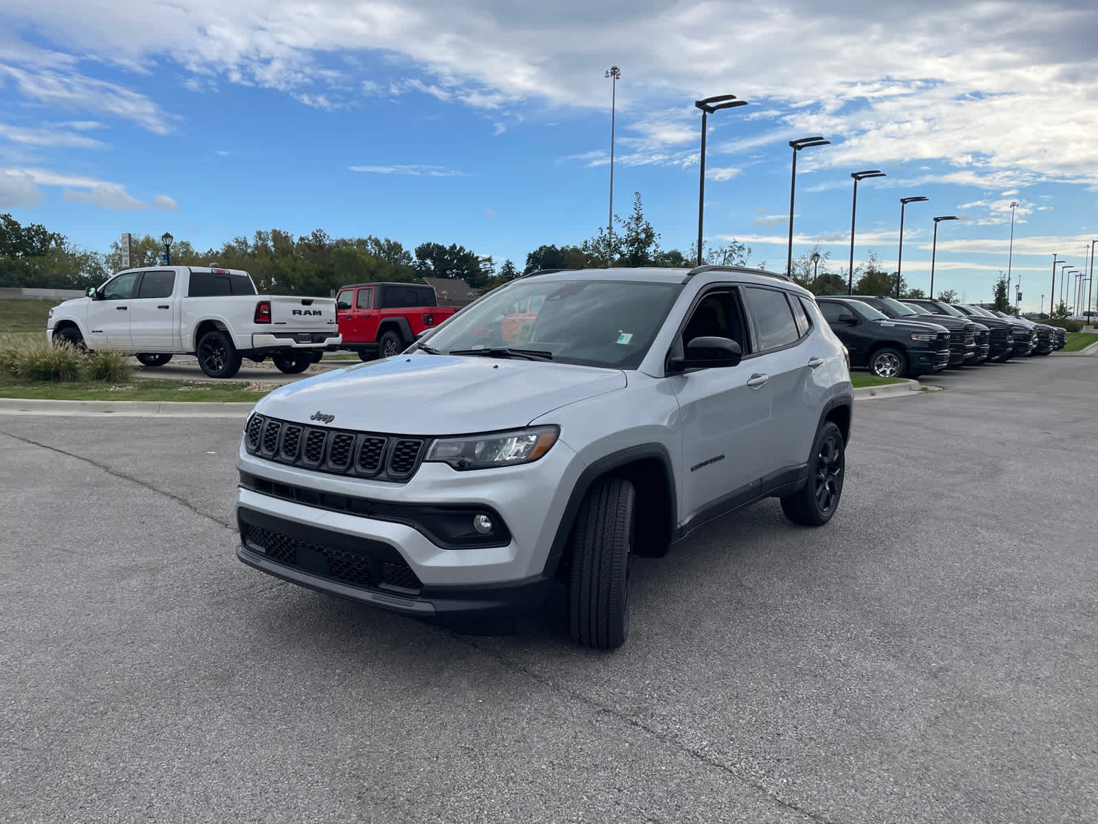 2025 Jeep Compass Latitude photo 3