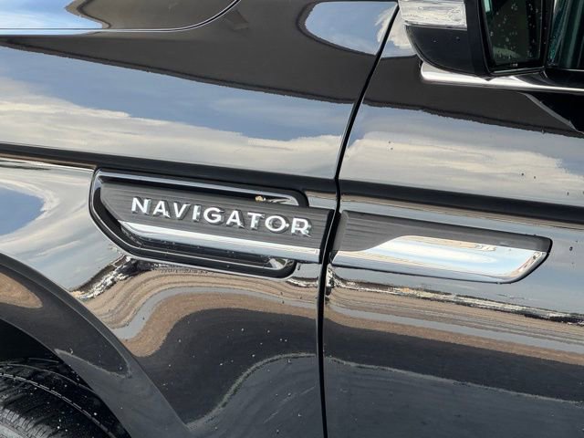 2023 Lincoln Navigator L Reserve photo 4
