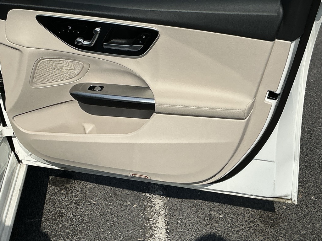 2025 Mercedes Benz C 300 4MATIC photo 12