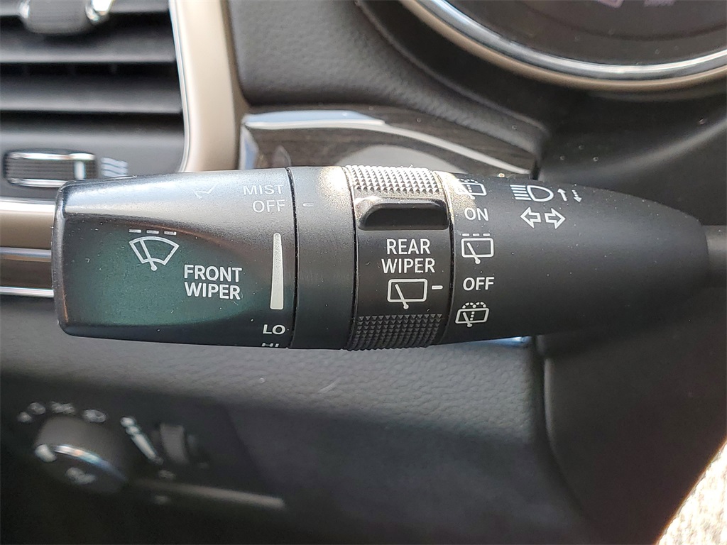 2014 Jeep Grand Cherokee Overland photo 21