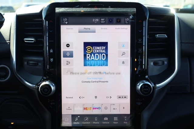 New 2026 Diamond Black Crystal Pearl-Coat Exterior Paint RAM Laramie Night Edition image 27