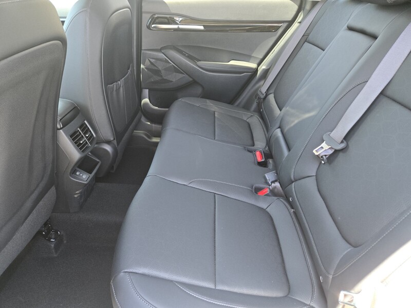 2025 Kia Seltos EX photo 3