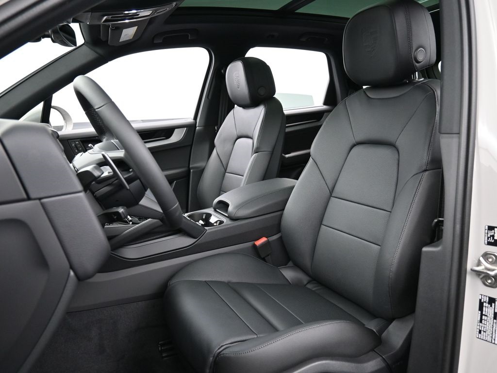 2026 Porsche Cayenne E-Hybrid S photo 4