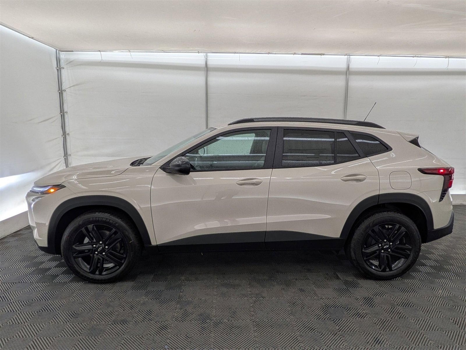 2026 Chevrolet Trax ACTIV photo 2