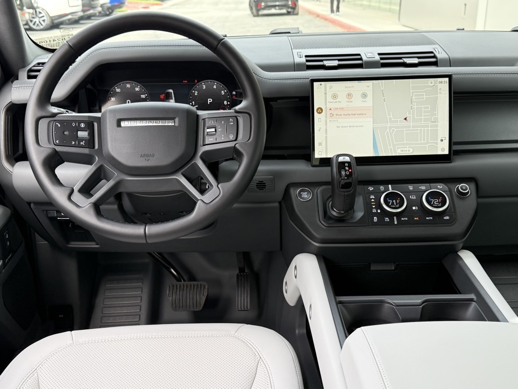 2025 Land Rover Defender 130 S photo 23