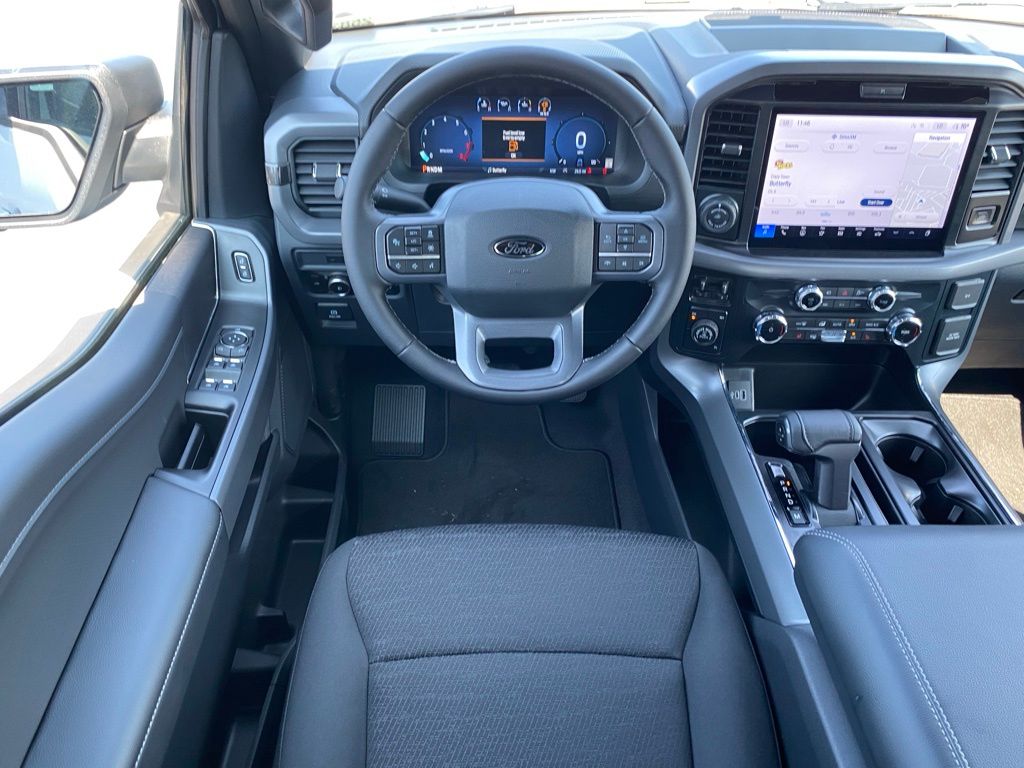 2025 Ford F-150 XLT photo 5