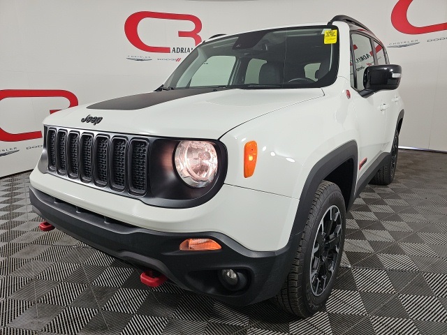2023 Jeep Renegade Trailhawk photo 3