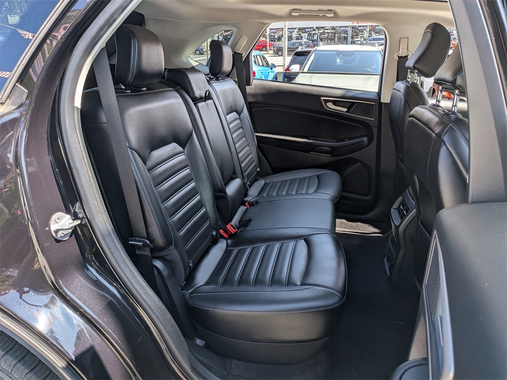 2022 Ford Edge SEL photo 23