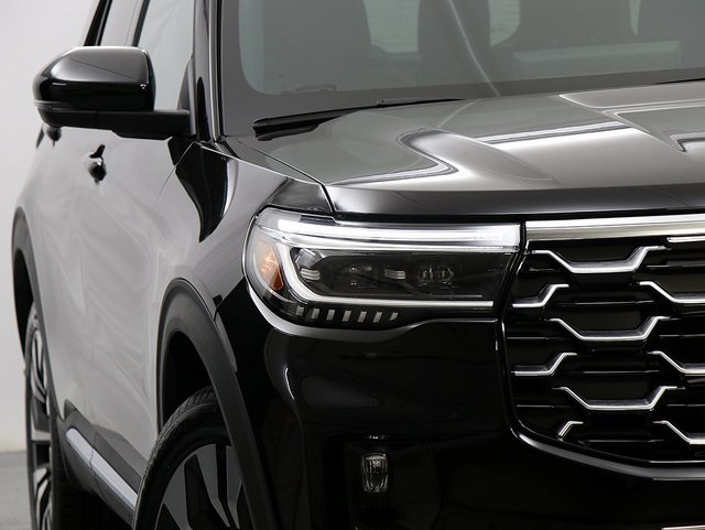 2026 Ford Explorer Platinum photo 2