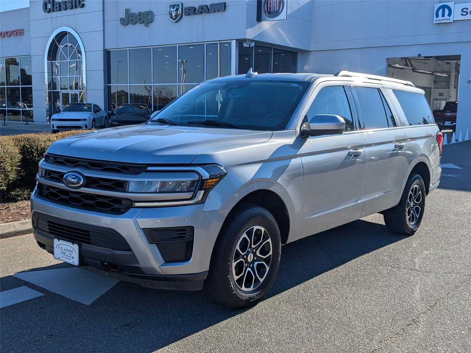 2022 Ford Expedition XLT's photo