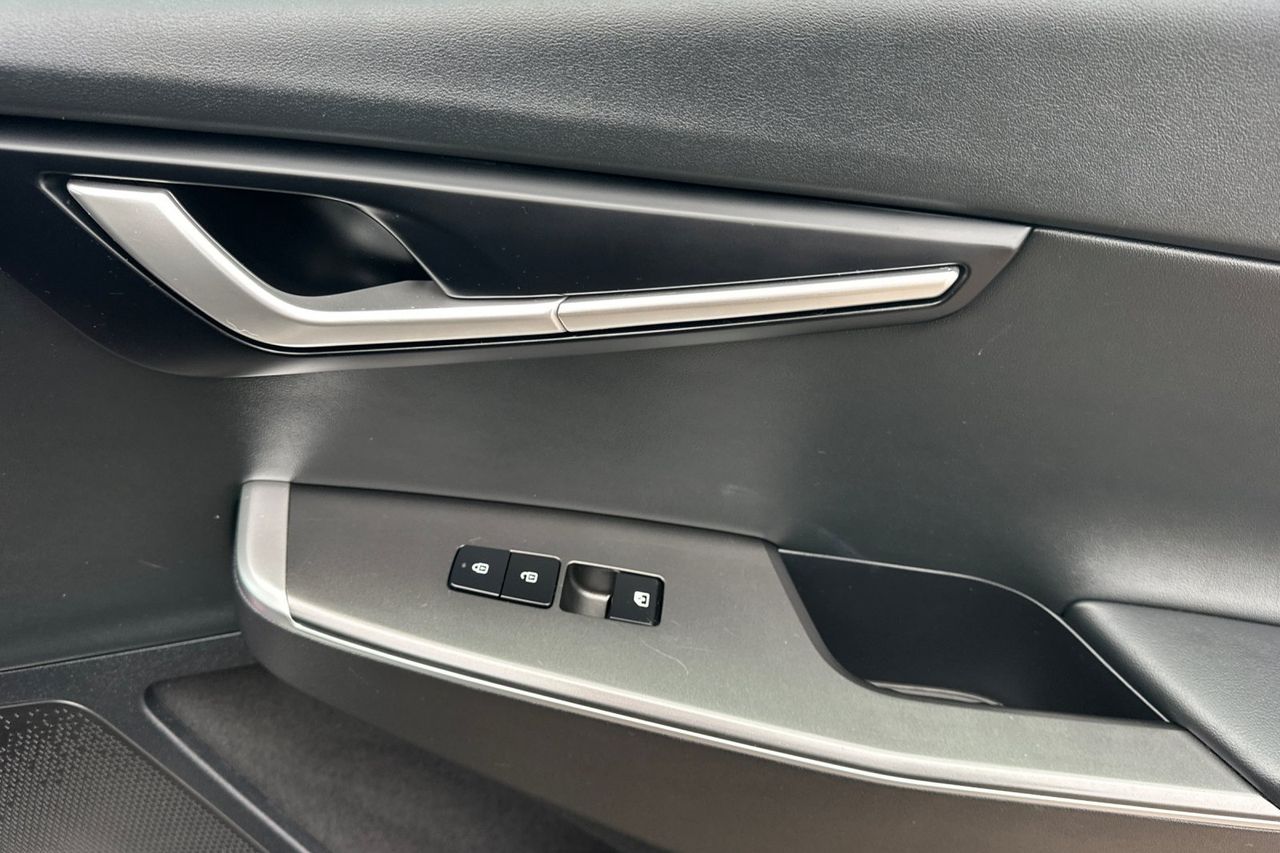 2022 Kia EV6 Light photo 35