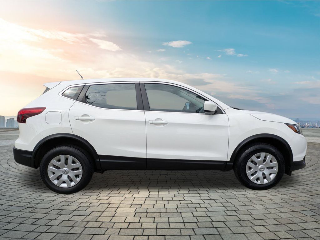 2018 Nissan Rogue Sport S photo 4