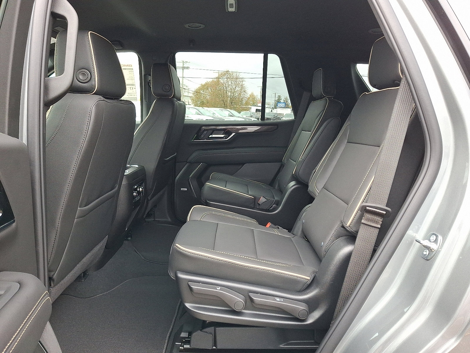 2026 Gmc Yukon XL photo 3