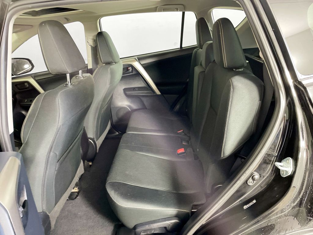 2013 Toyota RAV4 XLE photo 17