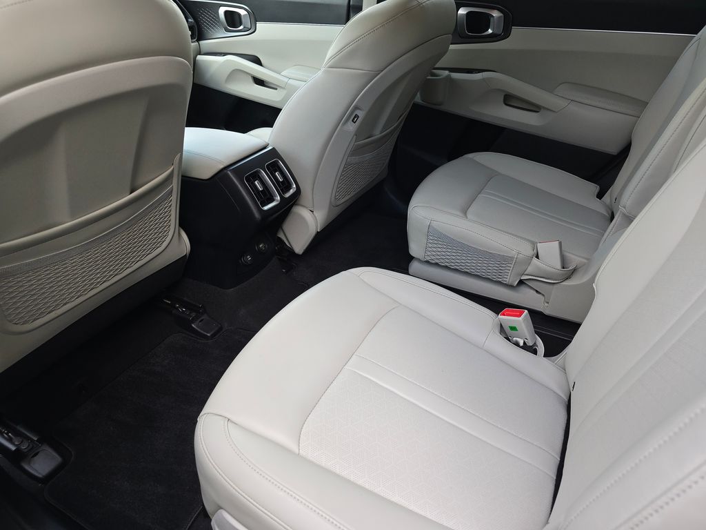 2022 Kia Sorento Hybrid S photo 13